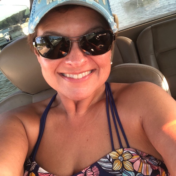 Meet your Posher, Shelley - Picture 1 of 1